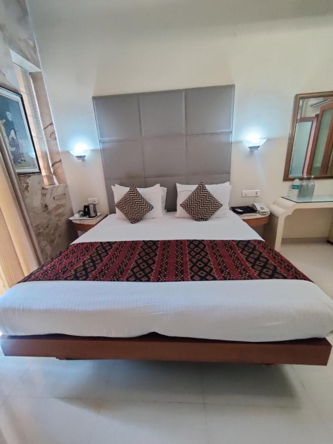 Capital Hotel Bombay Extérieur photo