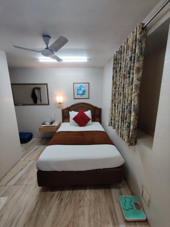 Capital Hotel Bombay Extérieur photo