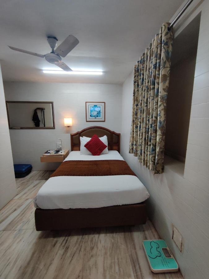 Capital Hotel Bombay Extérieur photo