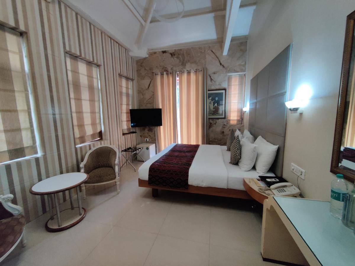 Capital Hotel Bombay Extérieur photo