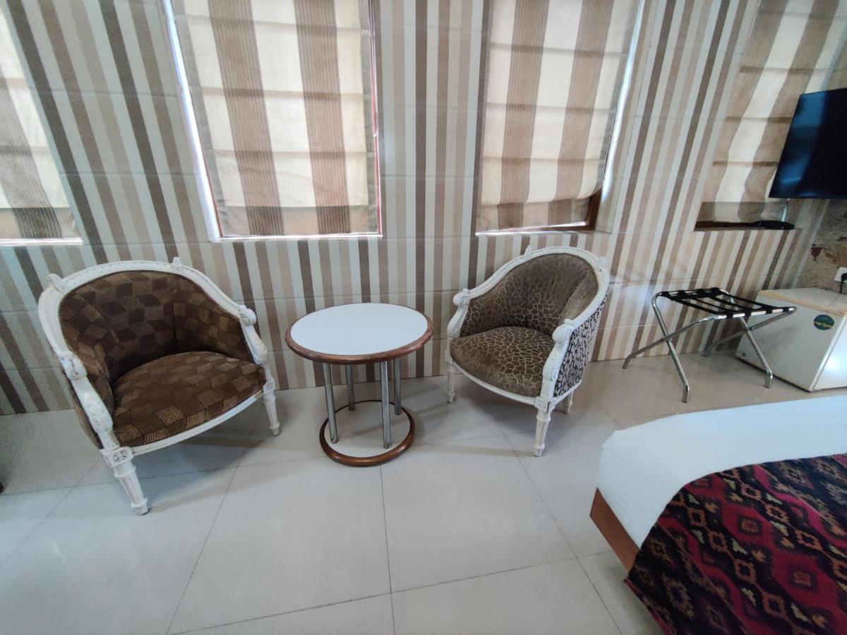 Capital Hotel Bombay Extérieur photo