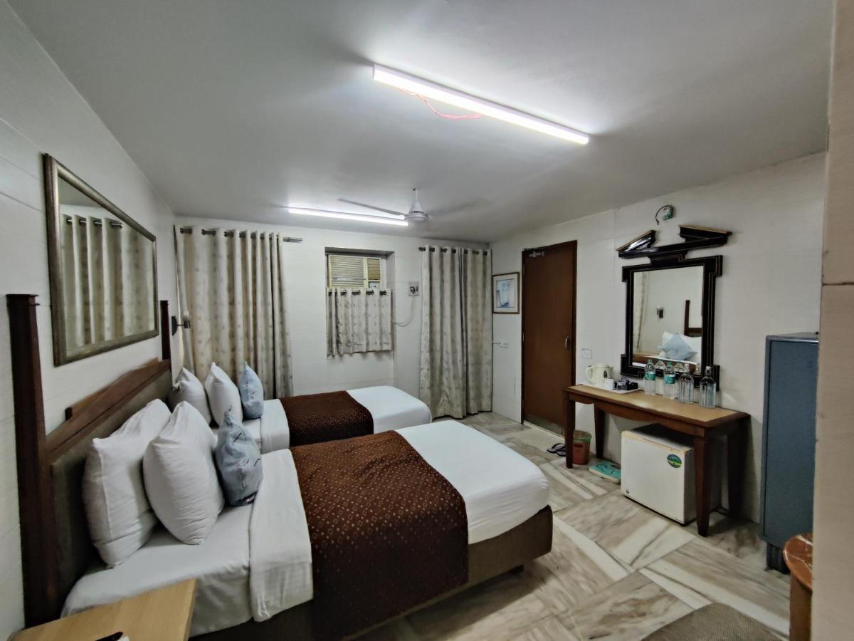 Capital Hotel Bombay Extérieur photo